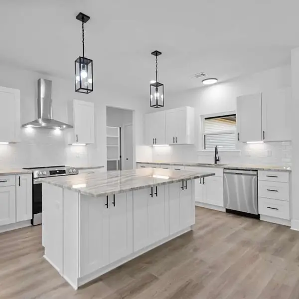 New kitchen — Chase Calhoun Real Estate & Property Management, Central Arkansas